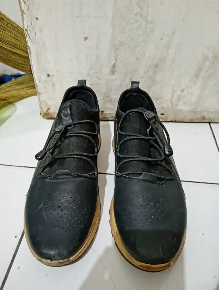 sepatu ecco original wanita kulit