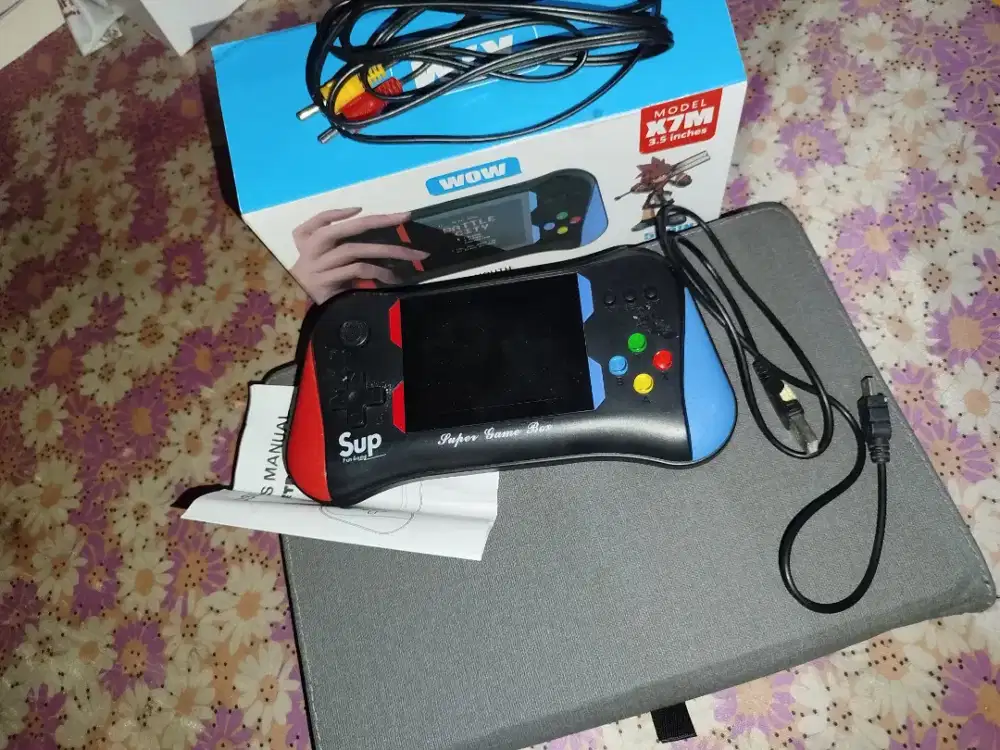 konsol game model X7M