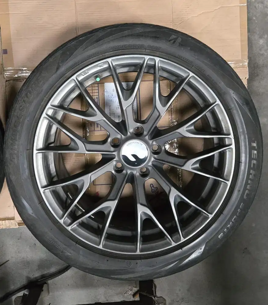 BAN + VELG FACEWHEELS FF76 R18 TITANIUM