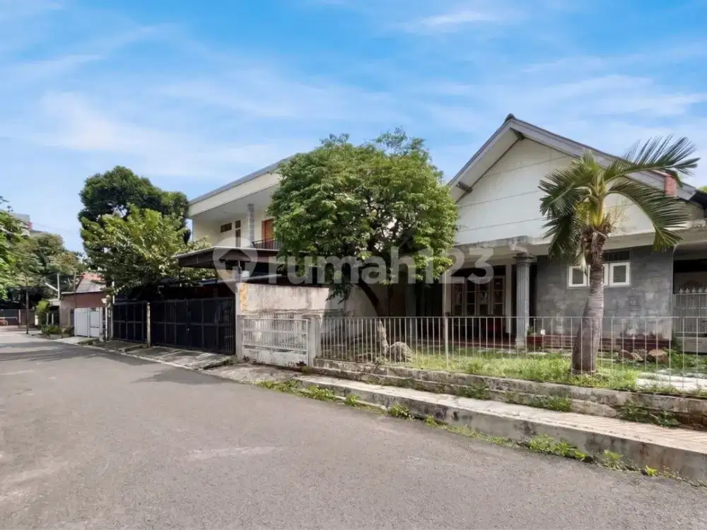 Rumah Lama Hitung Tanah Jalan Lebar Cocok untuk Kosan