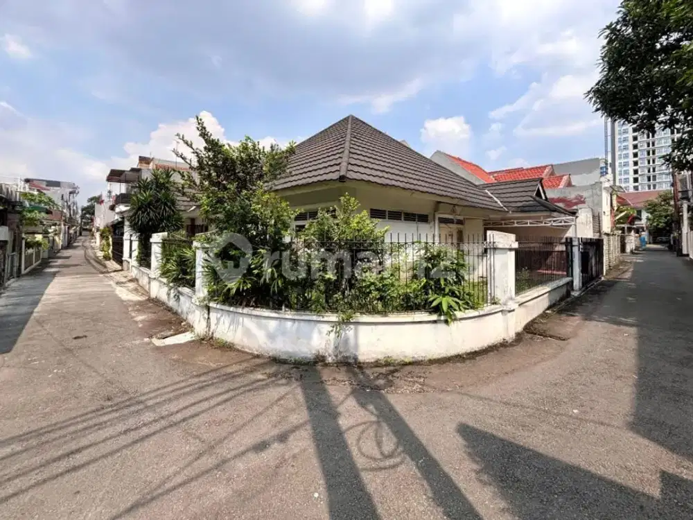 Murah Tebet Rumah Posisi Hoek Akses Mudah Dekat ke Stasiun