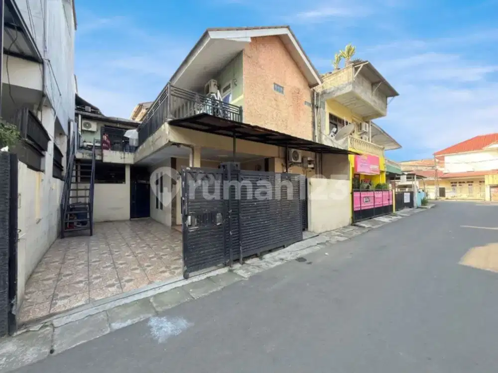Rumah Bonus Kost Full Occupancy di Tebet, Jalan Kaki ke Stasiun KRL