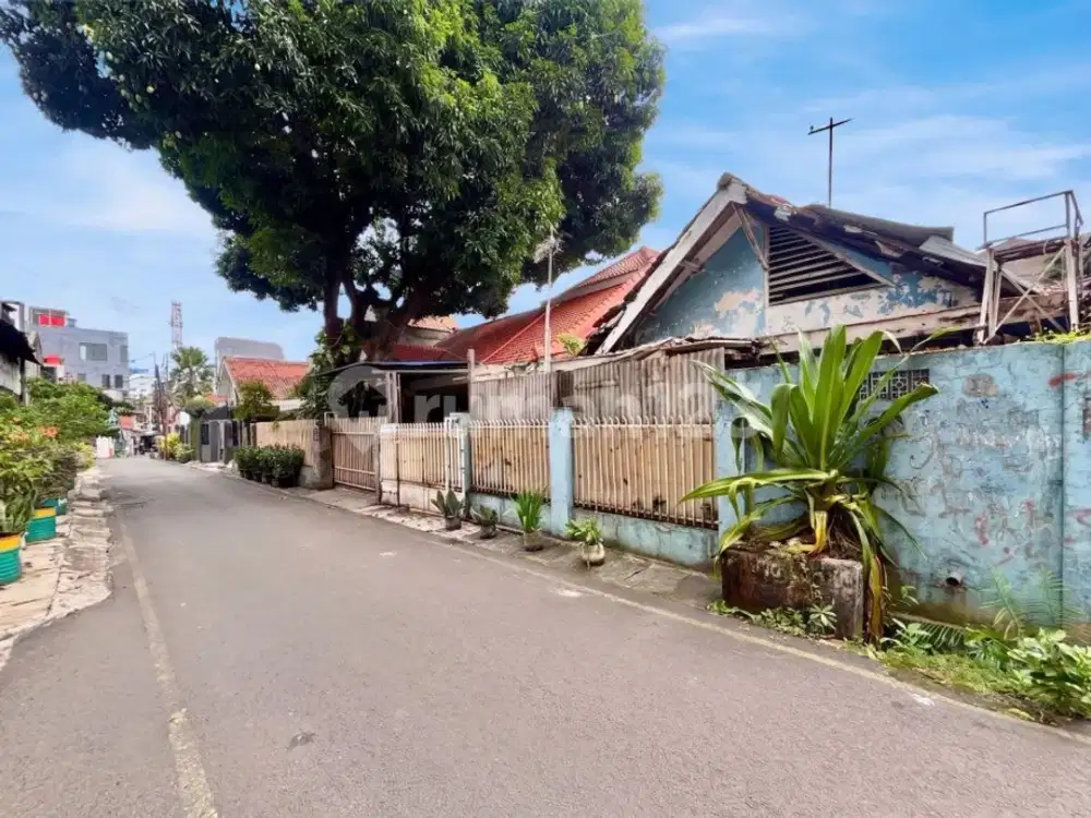 Tebet Menarik Rumah Jalan 2 Mobil Lingkungan Rapi Dekat ke Kuningan