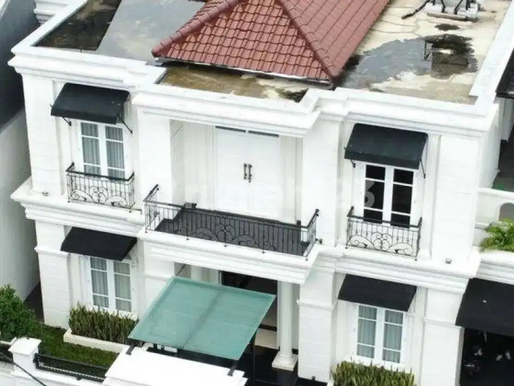 Brand New Classic House, Dalam Komplek Tebet, Bebas Banjir