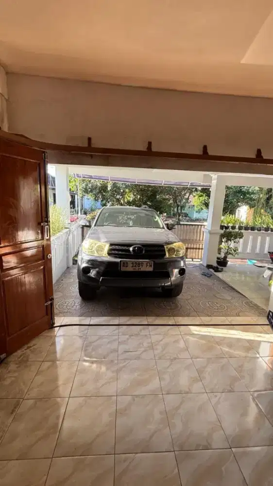 FORTUNER 2010 G AT