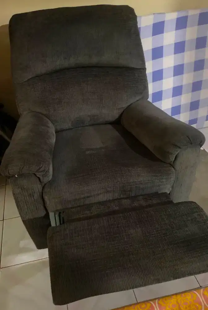Kursi reclainer / Sofa Santai