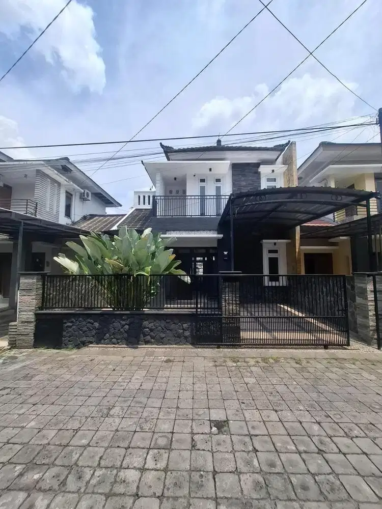 Rumah Mewah 2 Lantai Kota Solo