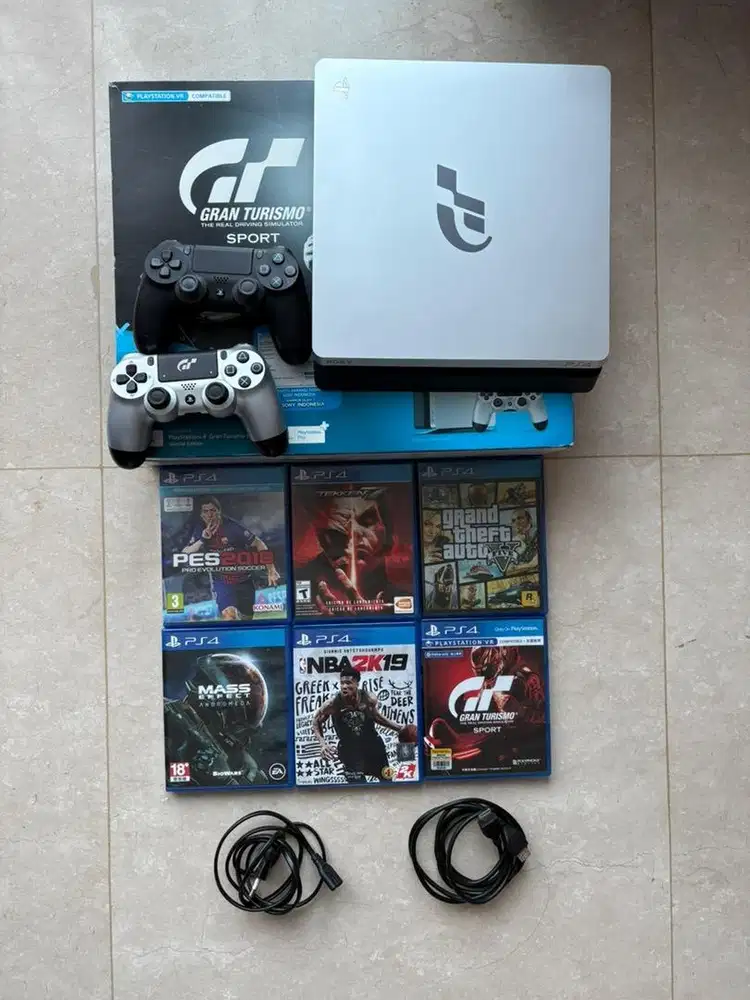 PS4 Slim Limited Edition Gran Turismo