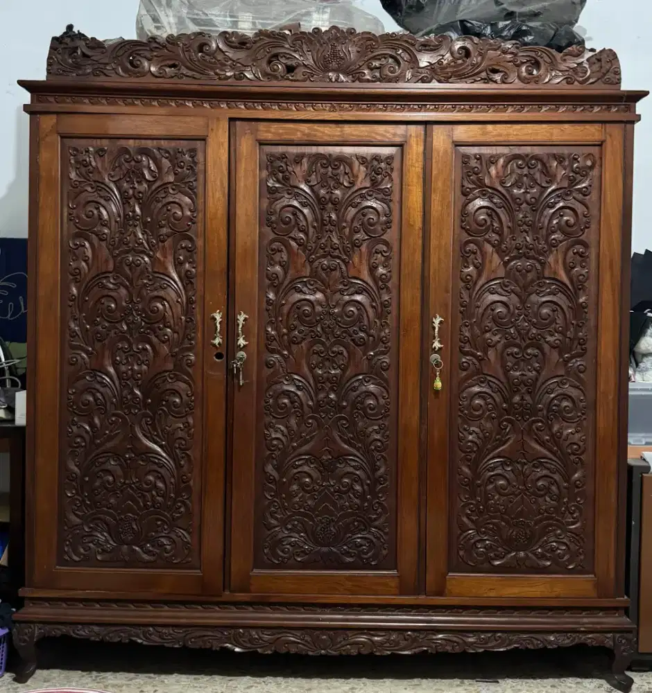Lemari, Meja Rias, Dipan Kayu Jati Tua Asli