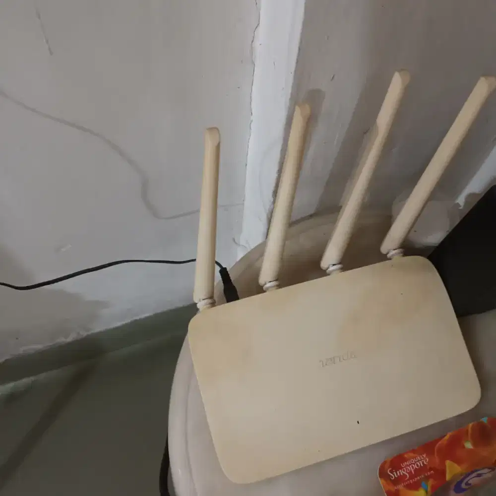 Router Tenda F6 4 antena plus adaptor