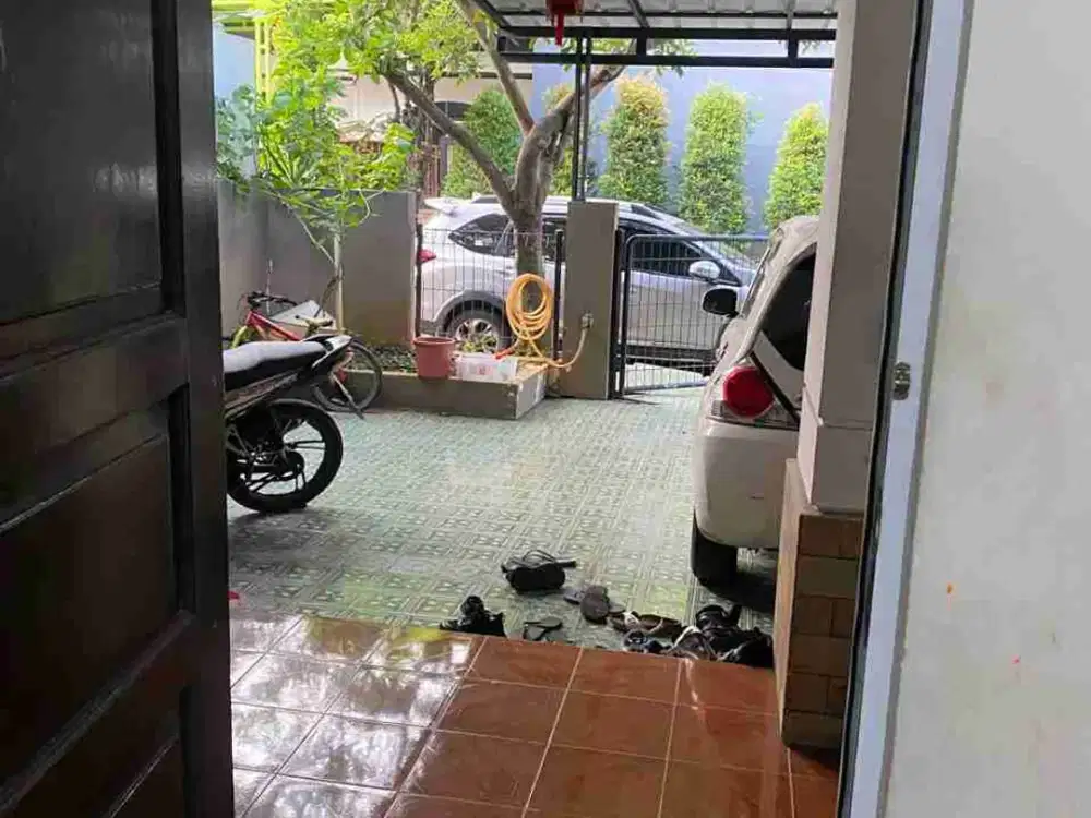 Dijual Rumah Cluster bougenvile loka, Graha Raya.