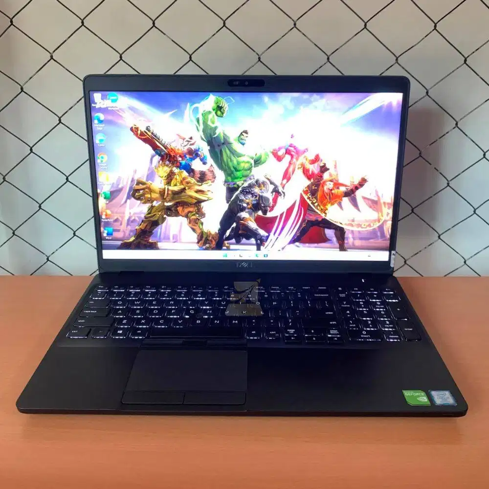 Dell Latitude 5501 / i7-9850H / RAM 8GB / SSD 256GB / NVIDIA MX150 /