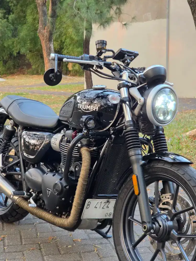 Moge Classic Triumph Street Twin 900 th 2017 km14rb Like New Siap Gas