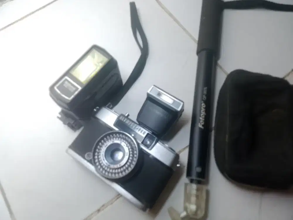 Jual koleksi kamera jadul merk Olympus masih mulus