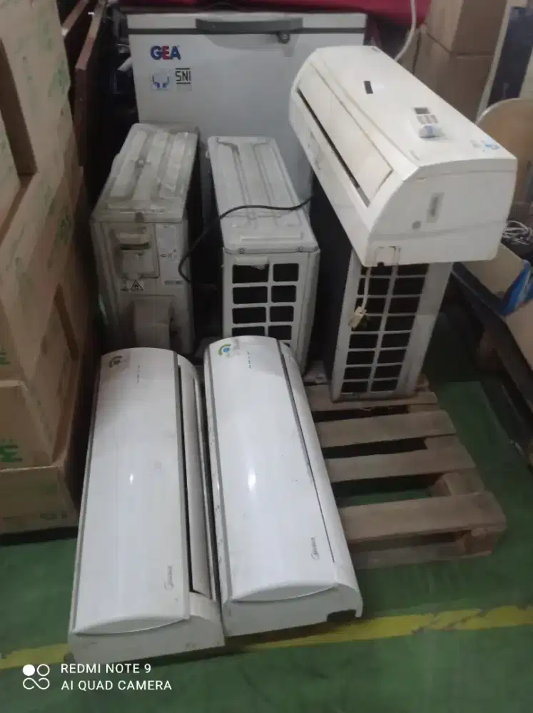 AC bekas kost,Masi bagus 1/4PK ada 2 sisa nya 2 pk