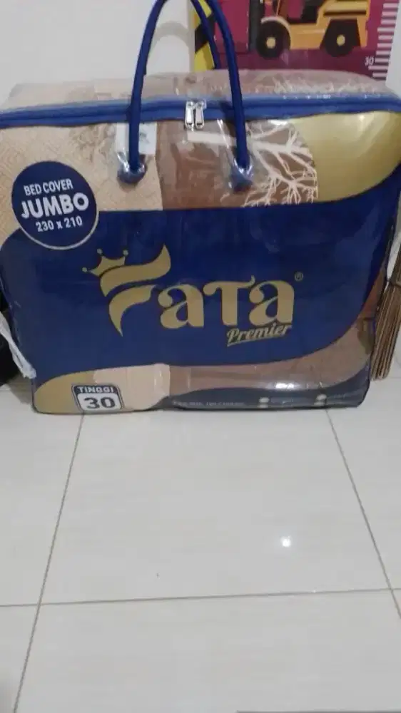 Bed Cover Jumbo, Merk Fata