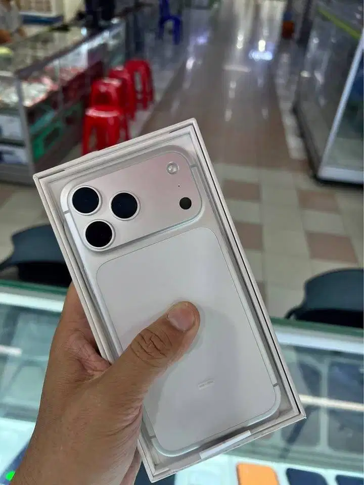 Iphone 17 Promax 1 TB (Silver) LIKE NEW CC 0 Garansi FULL 2027