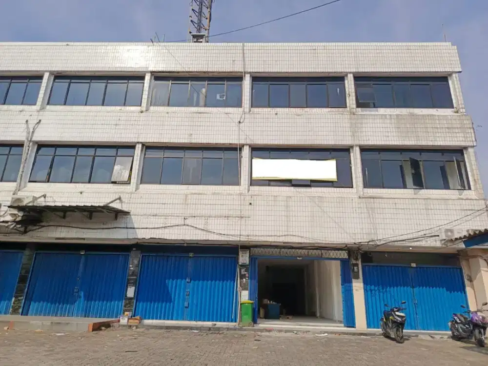 RUKO 3,5 LANTAI PINGGIR JALAN UTAMA NEROGTOG PINANG CIPONDOH TANGERANG