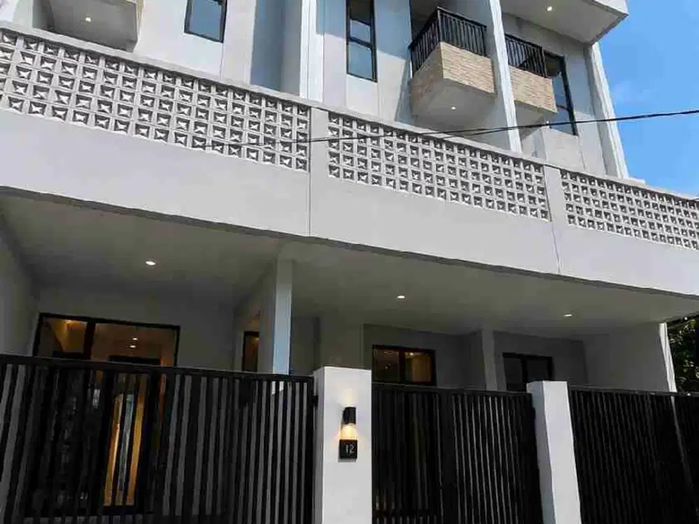 Dijual Rumah Baru Minimalis Modern 3 Lantai Bebas Banjir di Duri Kepa