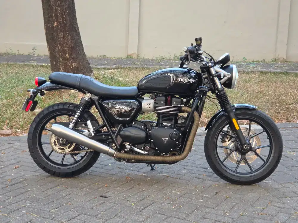 Moge Classic Triumph Street Twin 900 th 2017 Km14rb Like New Siap Gas