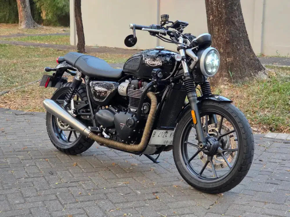 Moge Classic Triumph Street Twin 900 th 2017 Km14rb Like New Siap Gas