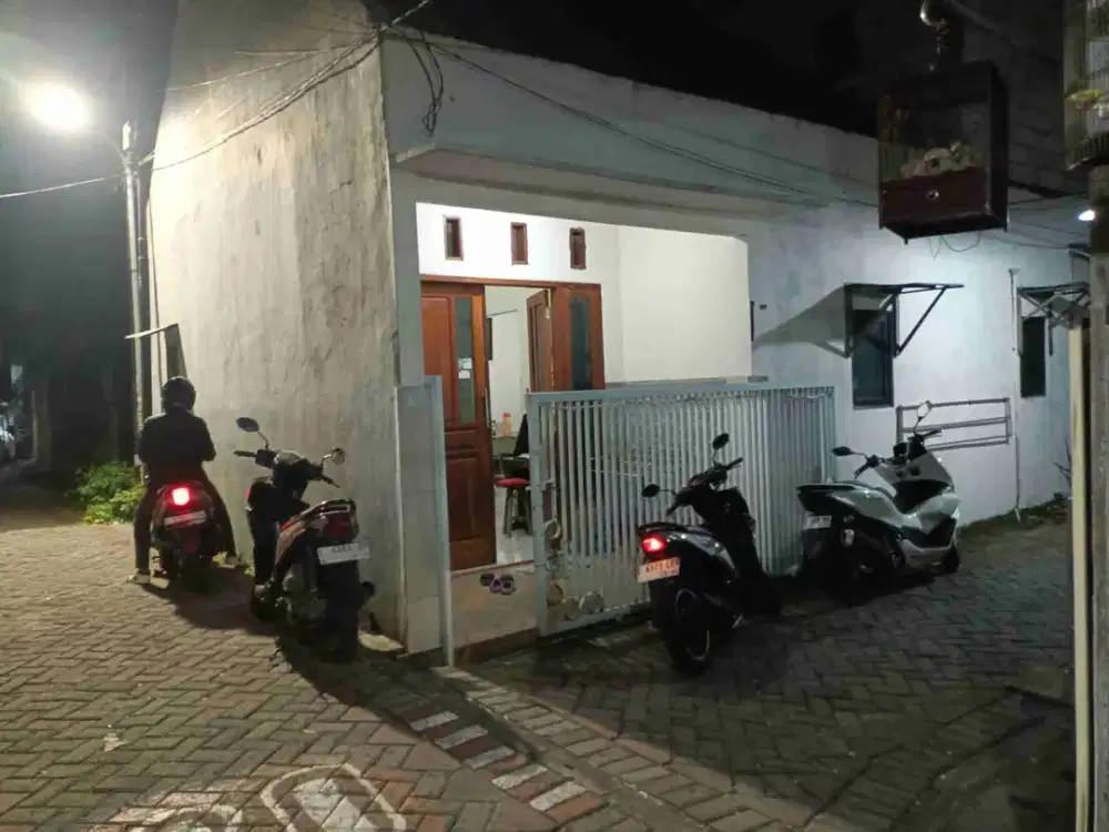 Rumah 1.5 Lantai dijual di Bungkal Sambikerep ManukanSurabaya Barat dekat Jalan Poros