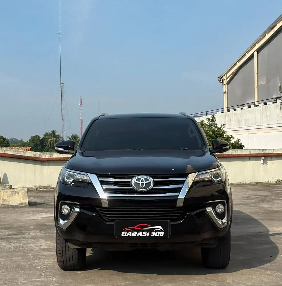 Toyota Fortuner VRZ 2.4 AT Solar 2017 Hitam Non TRD Diesel