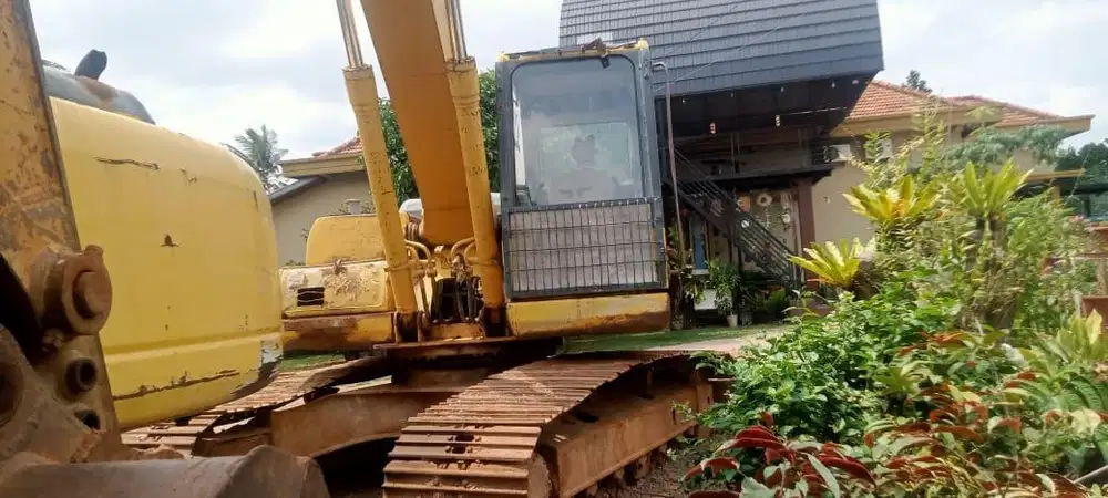 Jual excavator komatsu pc 200-8