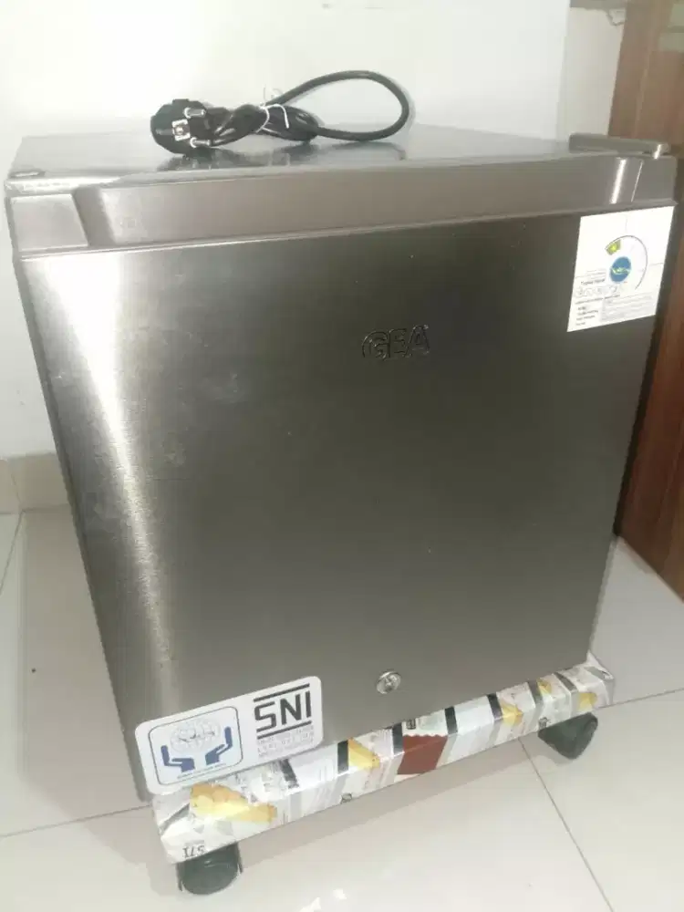 Dijual kulkas mini