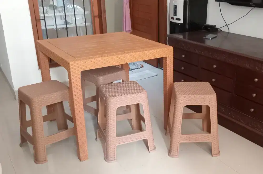 Meja Olymplast ukuran besar