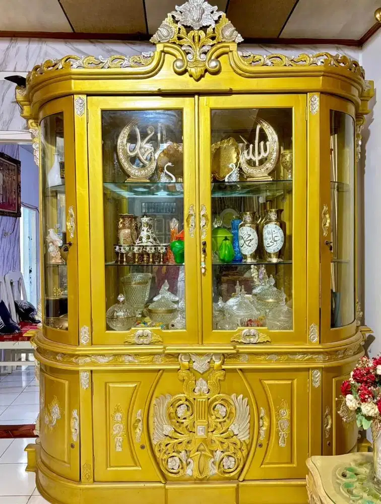 Lemari jati hias cat duco 4 pintu full kaca