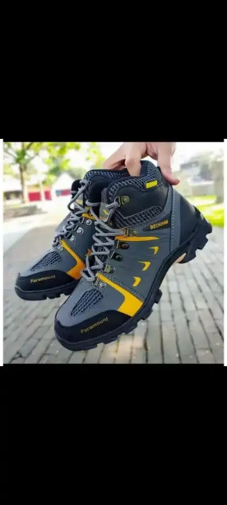 Ready Sepatu Pria Uk 42 bayar COD