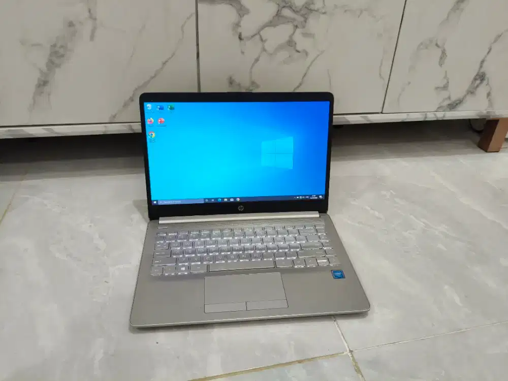 laptop HP 14s 8/128GB SSD kondisi siap pakai
