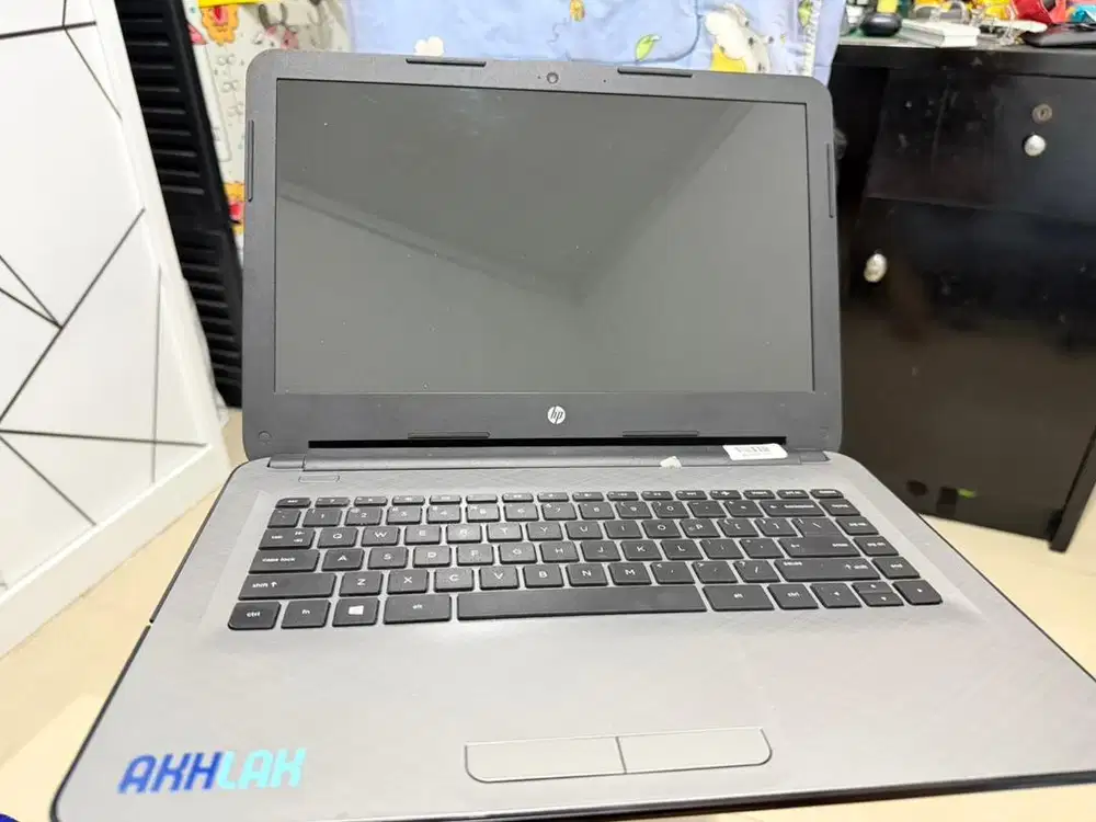 Laptop HP second windows 10 (RAM 12gb, memory 500gb, AMD Radeon R5)