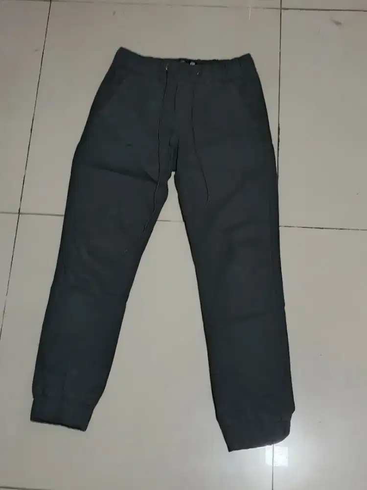 Celana Jogger Abu