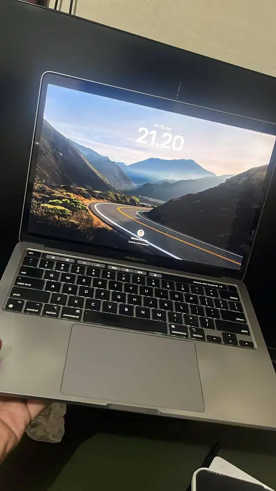 MacBook Pro 13-inch 2022 Chip M2