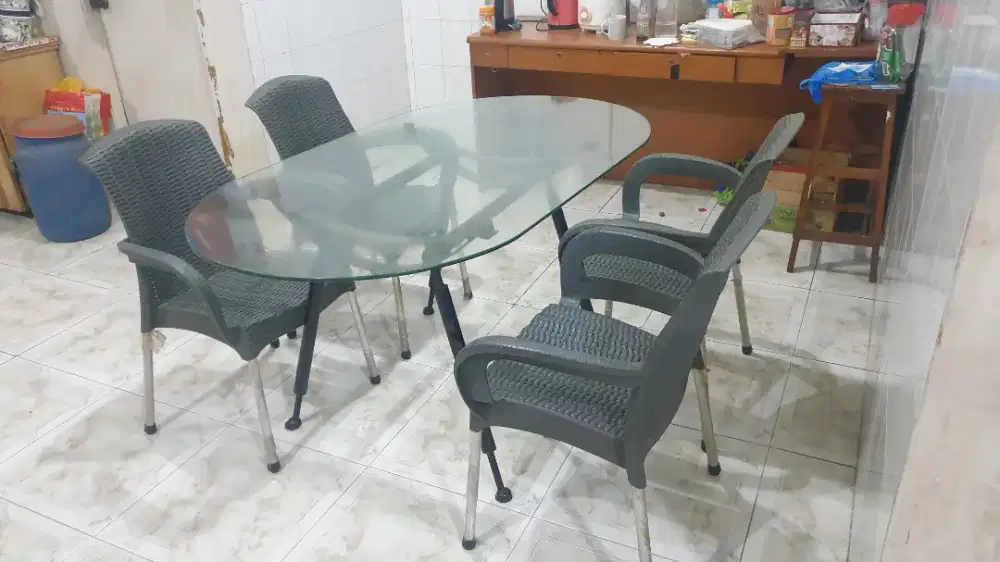 Meja Makan + Kursi