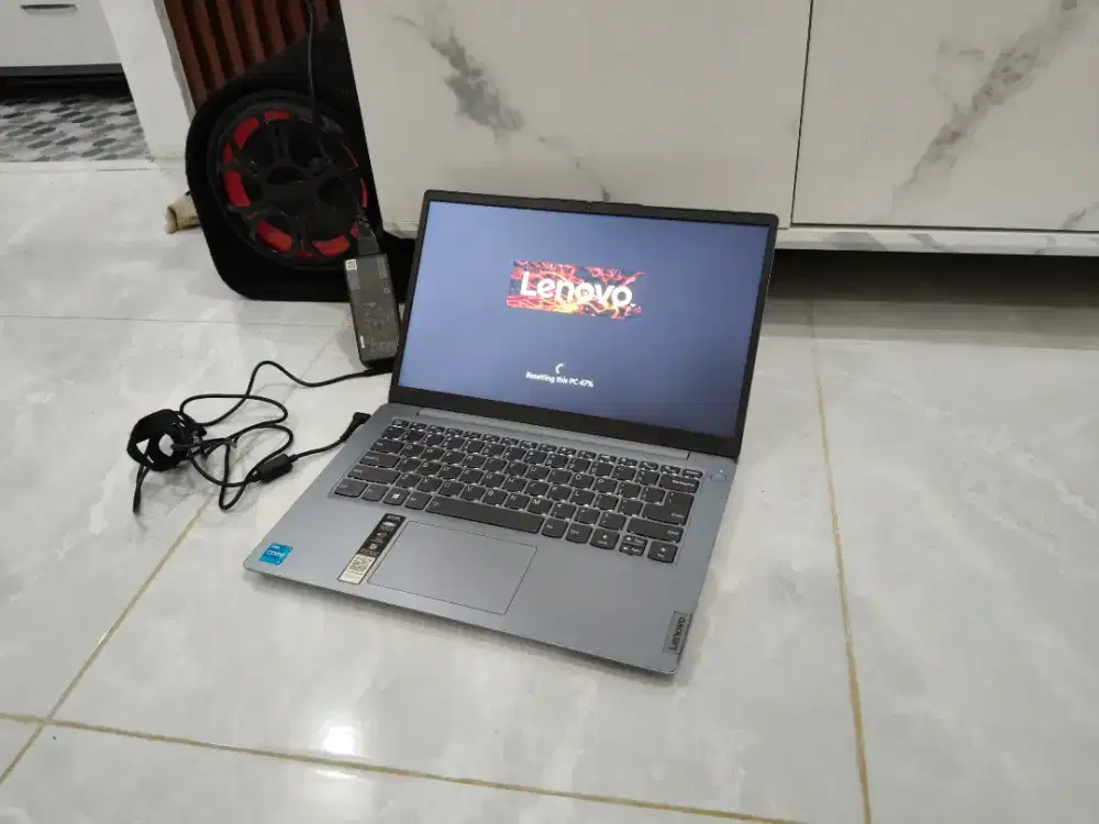 laptop lenovo i3 1215U 8/512gb