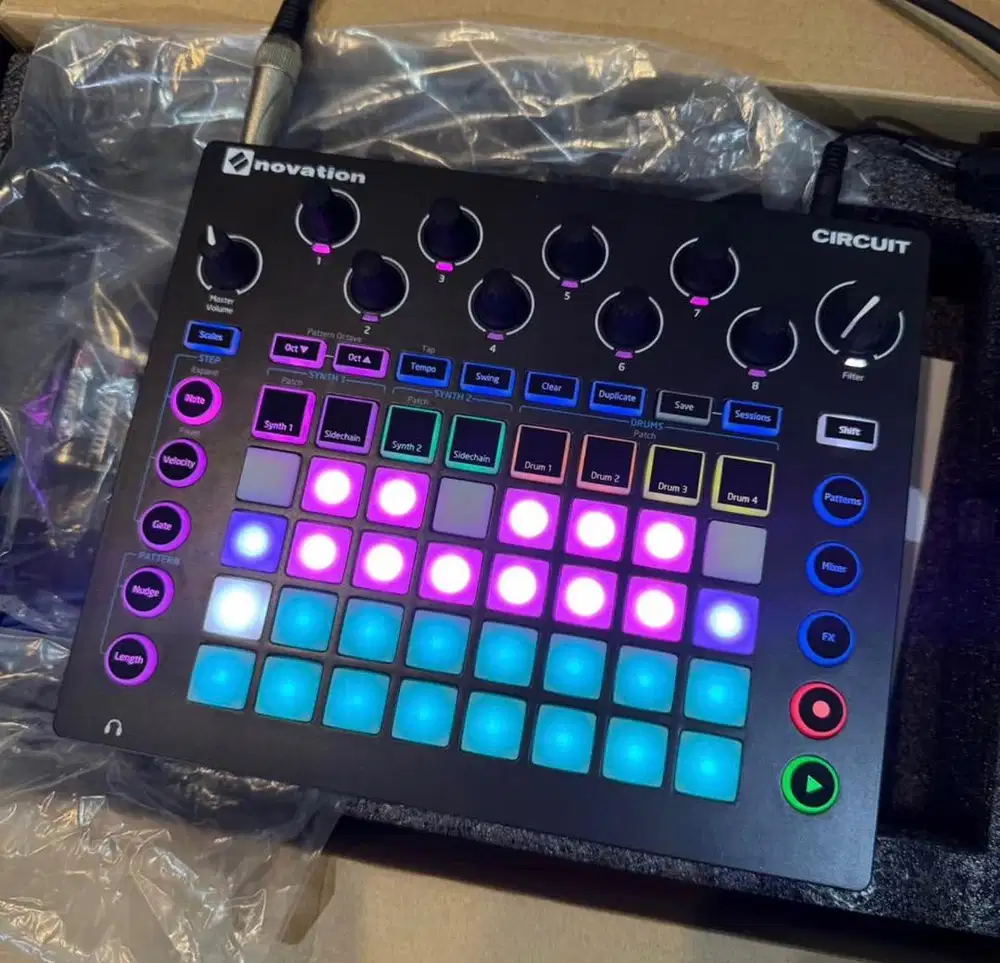 Novation Circuit - Groove Box Drum Machine
