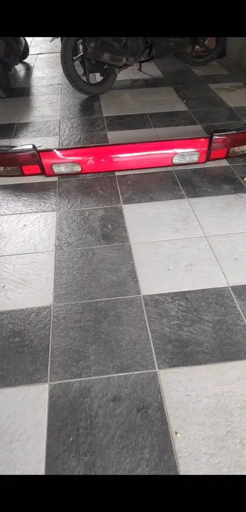 Lampu belakang Timor