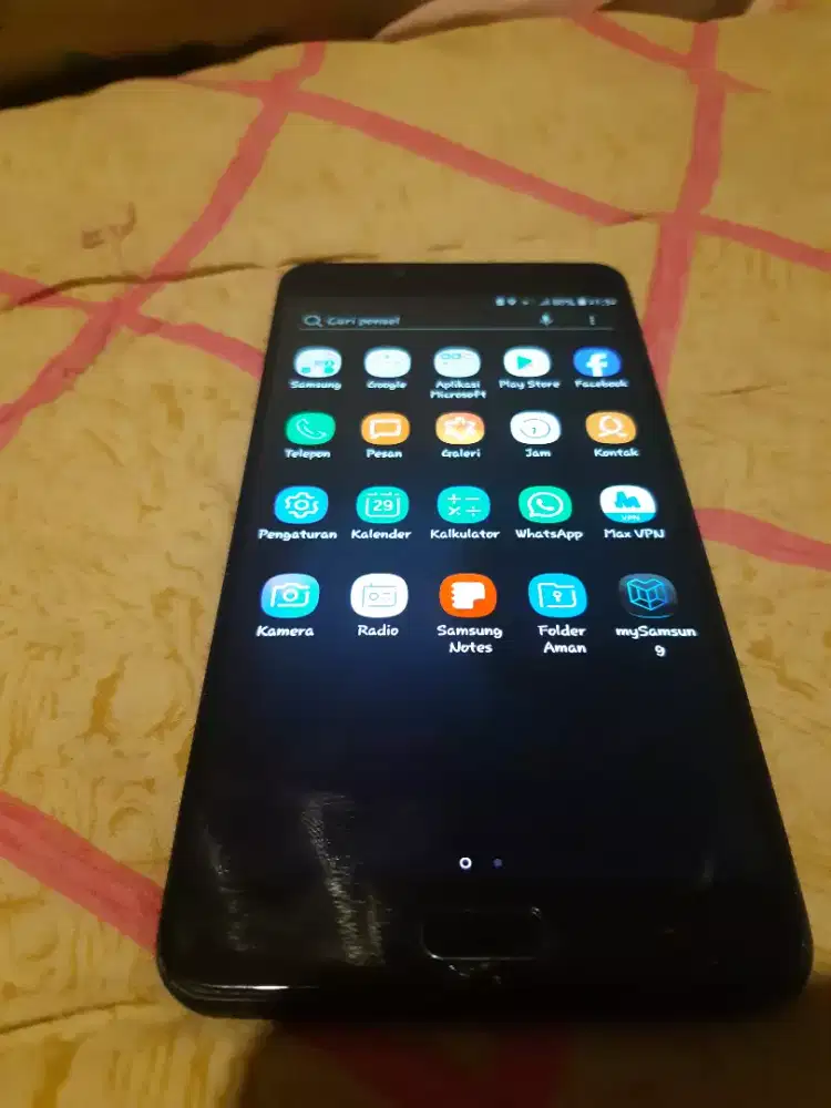 Dijual samsung c9 pr0, 6/64gb, minus kamera depan eror, yg lain aman,