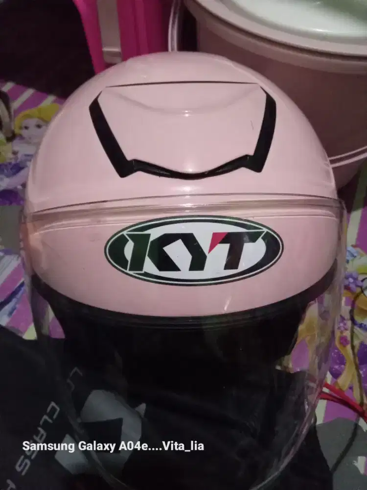Helm kyt,,masih ada sarung nya