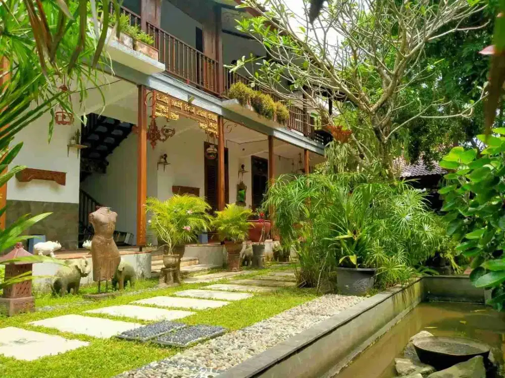 Dijual Rumah Antik Luas 737 m2 ada Joglo / Pendopo sangat cocok untuk Guest House