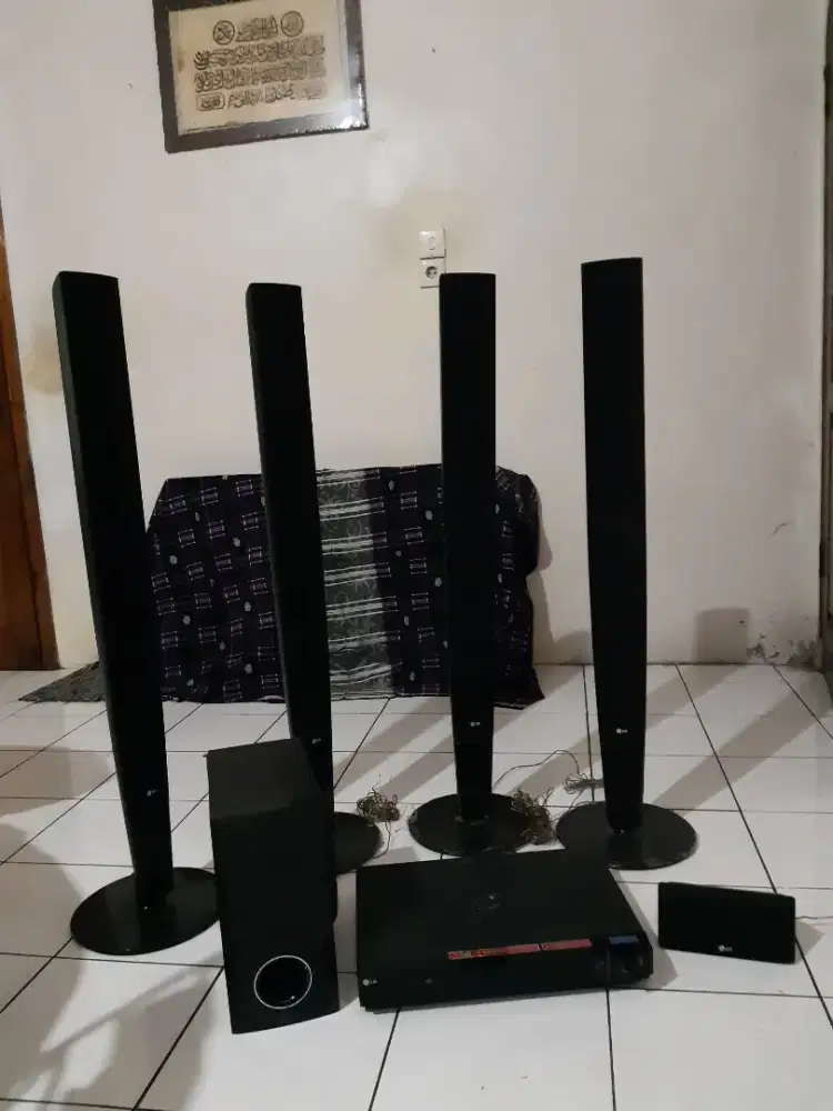 Home Theater LG, dvd, suara ok, minus pecah di body & 2 colokan ga ada
