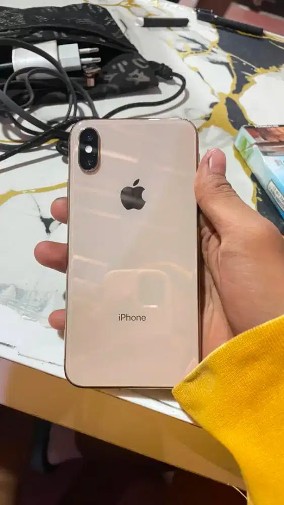 Iphone xs gold 64gb