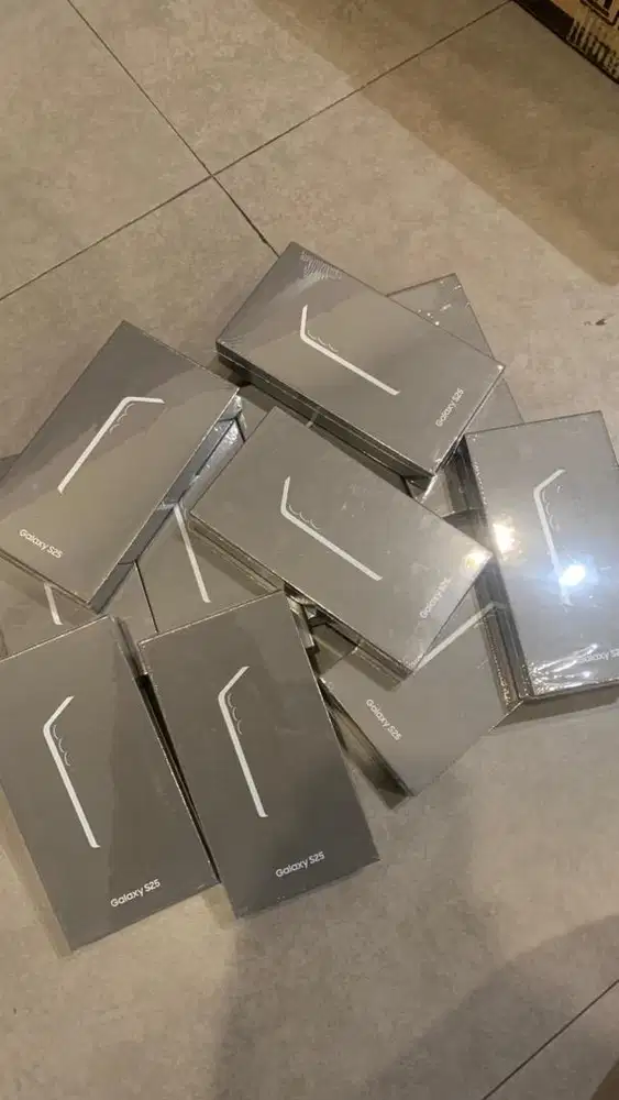 READY STOK SAMSUNG S25 12/256 NEW GARANSI RESMI