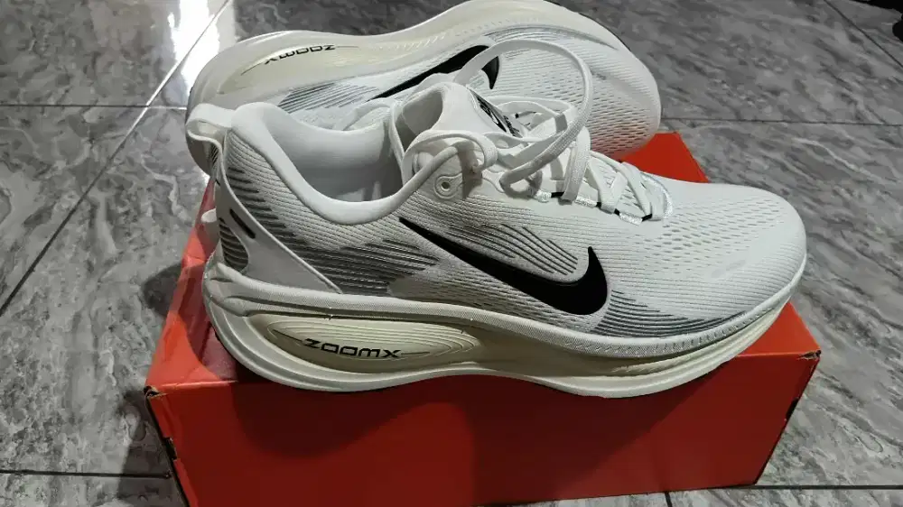 Sepatu Running Nike Vomero 100% Original