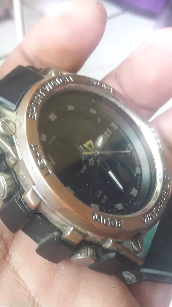 Jam skemei sportwatch digital beep dan light bagus