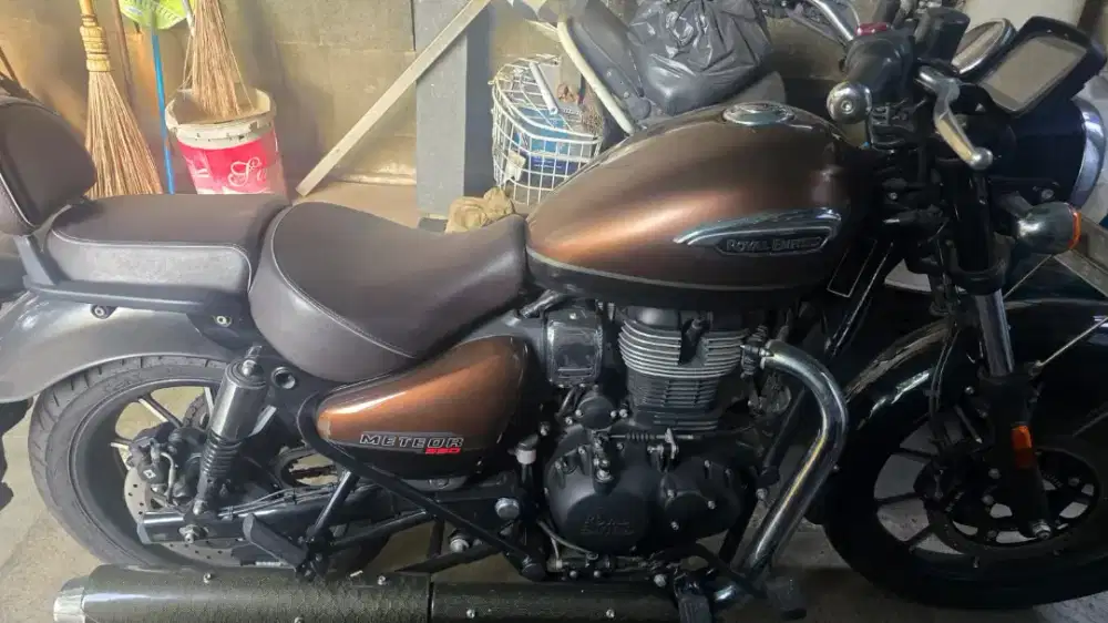 Royal Enfield Meteor 350 Coklat KM rendah mulus