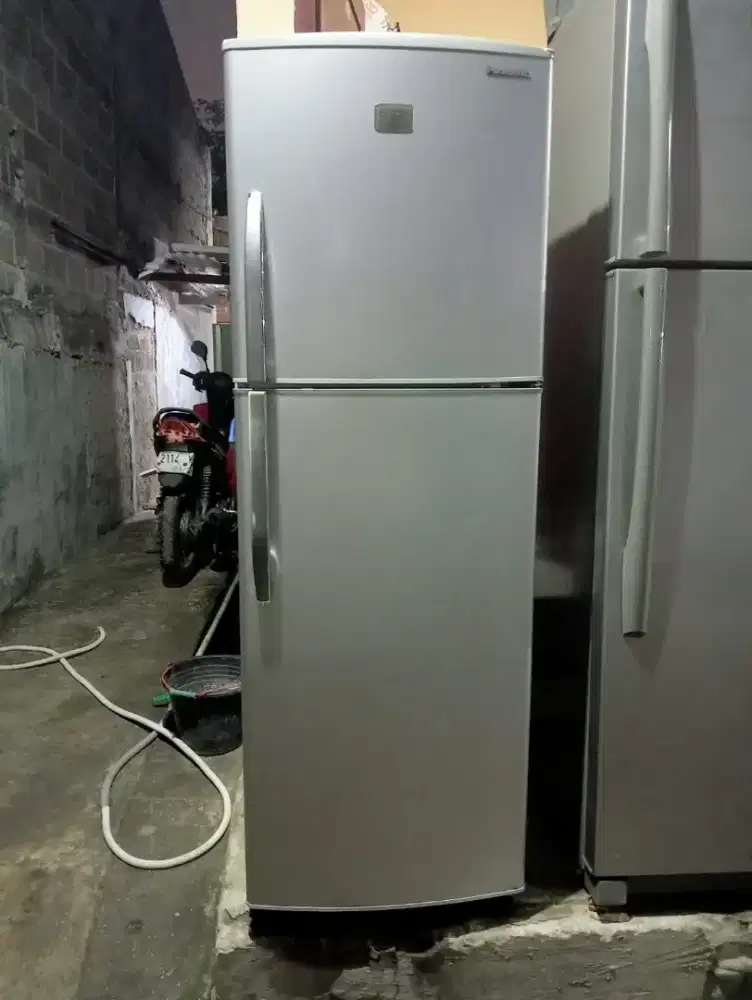 Kulkas panasonic 2 pintu